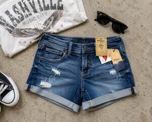 Silver Jeans Sam Shorts NWT W31 Mid Rise Distressed Cuffed Denim Jean Shorts 31